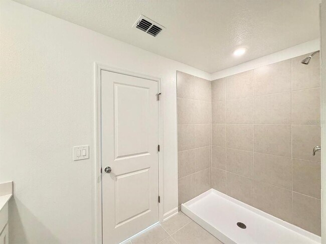 Building Photo - 2134 Chris Dr