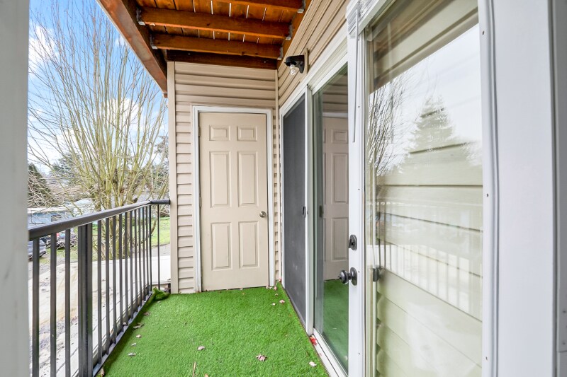 Building Photo - 12040 Bridgeport Way SW