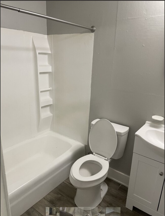 Building Photo - 4540-4558 June Ave