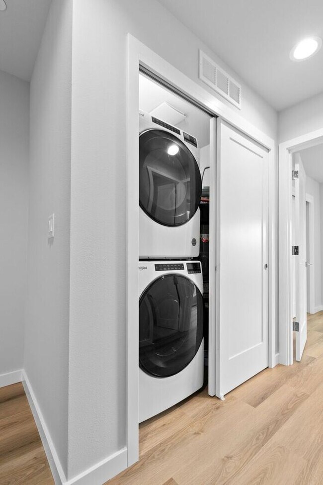 Building Photo - Stunning Brand-New Ballard Townhome with Air Conditioning