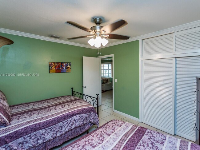 Building Photo - 5524 Garfield St