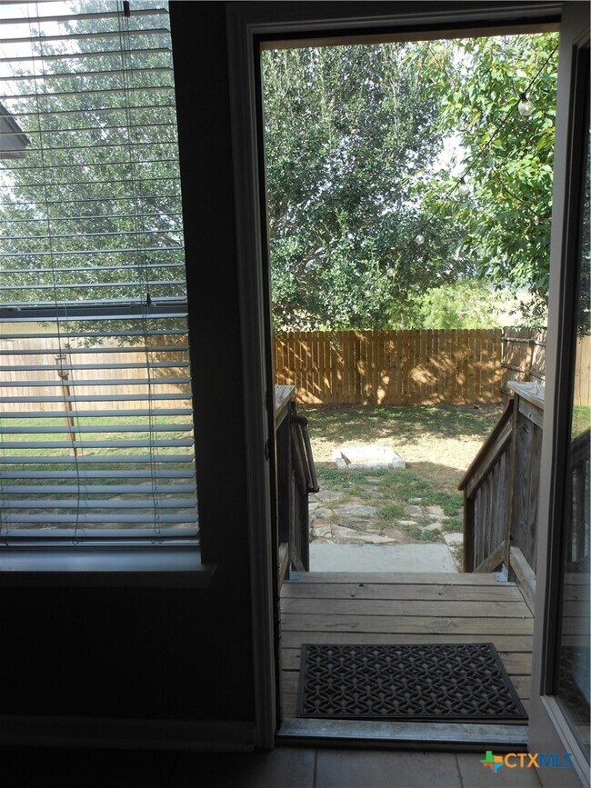 Building Photo - 2242 Lakeline Dr