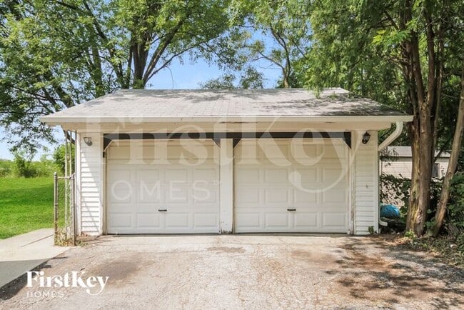 Building Photo - 671 Marine Dr