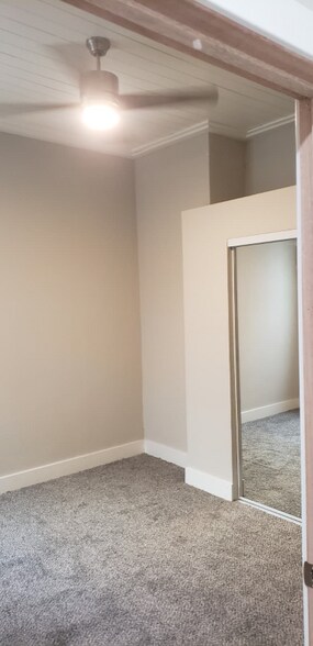 Building Photo - 105 E 5th St