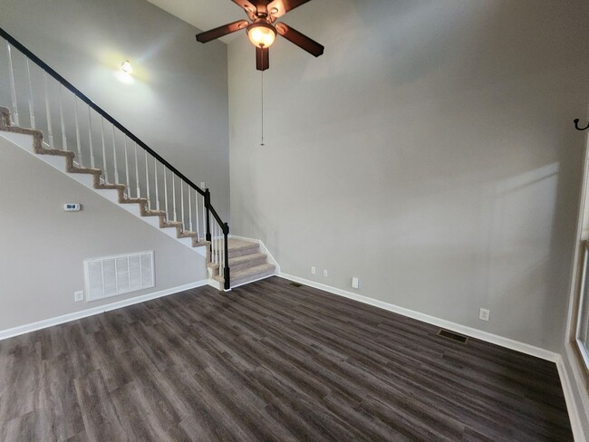 Building Photo - Beautiful Home Available Now!