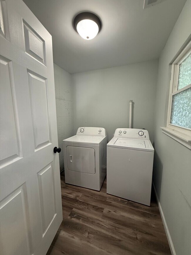 Building Photo - 4184 Balmoral Ct