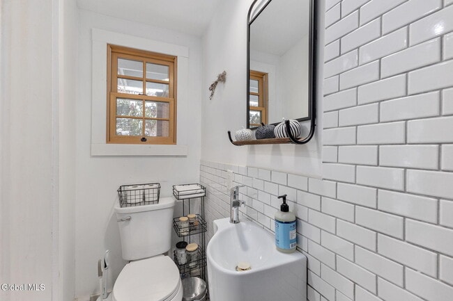 Building Photo - 83 Spring St