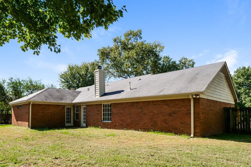 Building Photo - 2741 Laurelcrest Cove