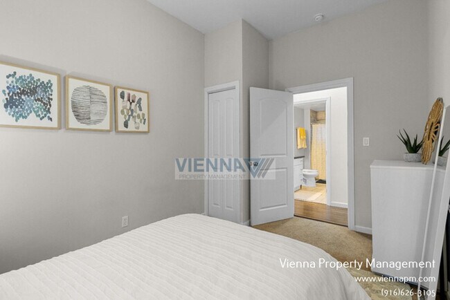 Building Photo - 108 Ash St