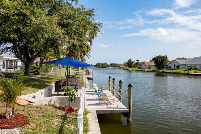 Building Photo - 533 SE 21st Ave