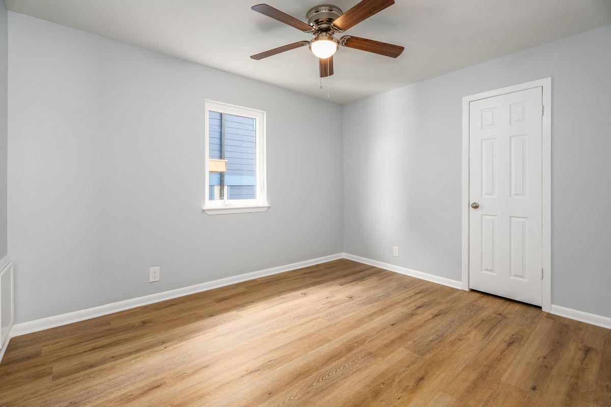 Building Photo - 901 Bonita Dr