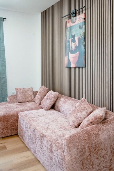 Building Photo - 1384 Ridge Ave