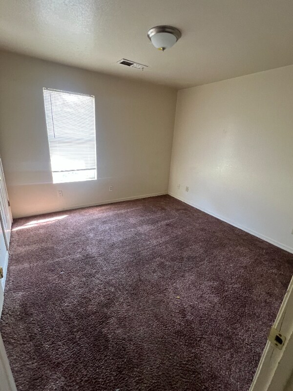 Building Photo - 2420 Poplar St