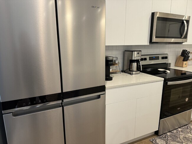 Building Photo - Available Furnished or Unfurnished