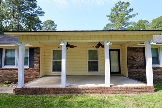 Building Photo - 579 Sierra St