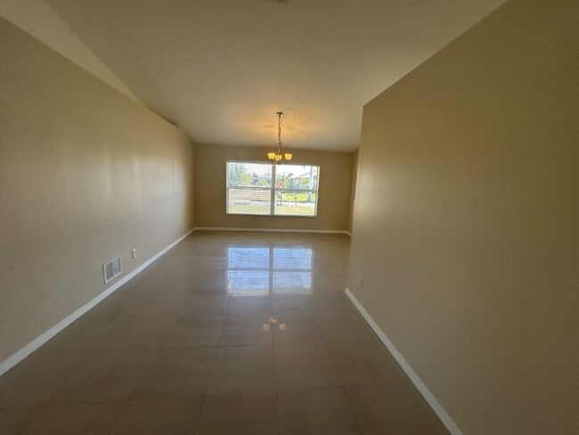 Building Photo - 3516 SW 15th Pl