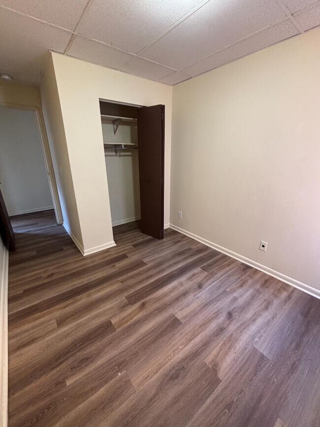 Building Photo - 409 Findlay St