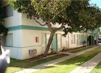 Building Photo - 304 N Begonia Ave