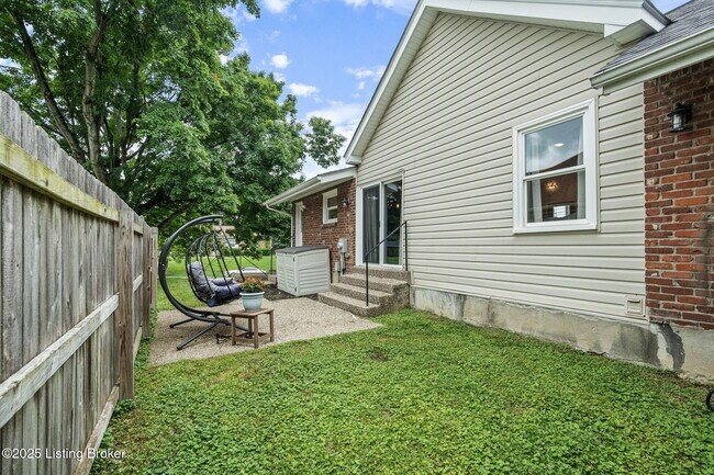Building Photo - 8715 US-42