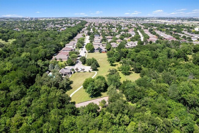Building Photo - 1049 Regency Ln