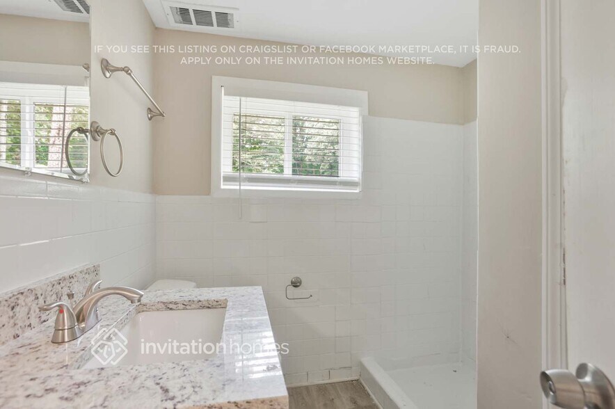 Building Photo - 2805 Cherry Laurel Ln SW