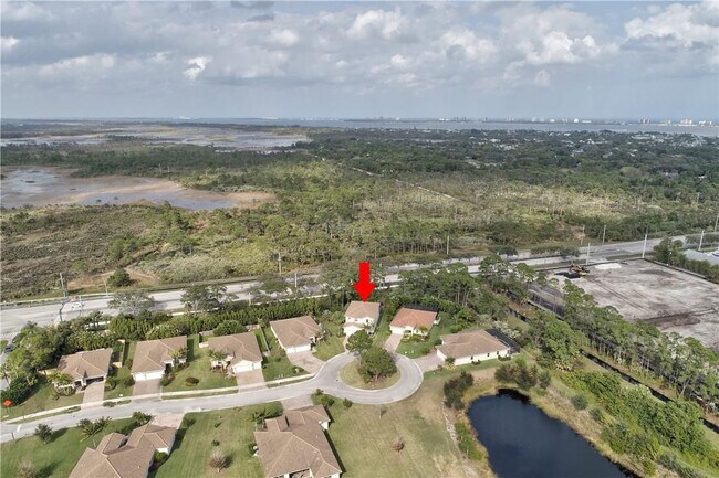 Building Photo - 495 NE Abaca Way