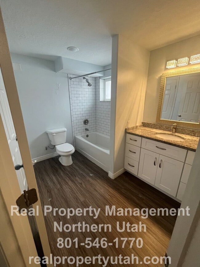 Building Photo - 4 Bedroom 2 Bath Home in Clearfield Available!