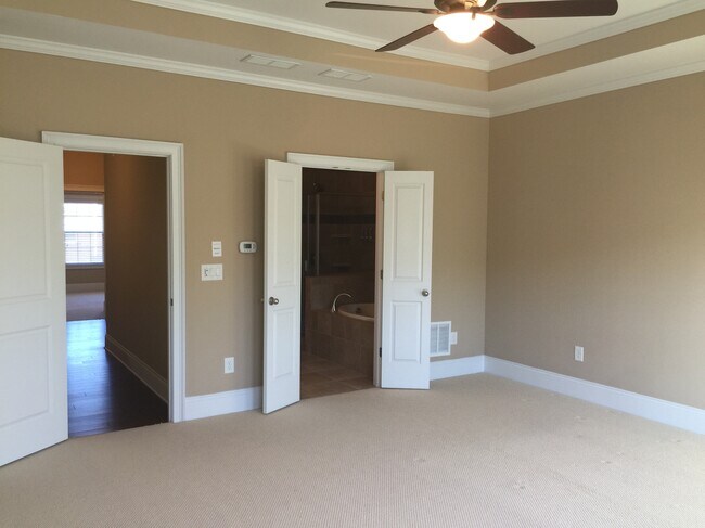 Building Photo - 210 Alderwood Point