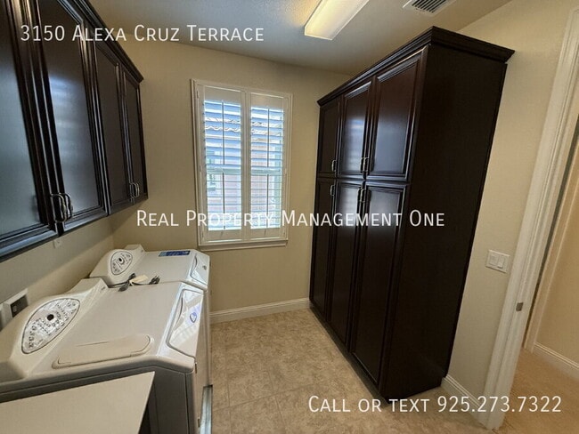 Building Photo - 3150 Alexa Cruz Terrace