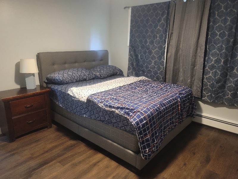 Building Photo - 113 Newton Ave N