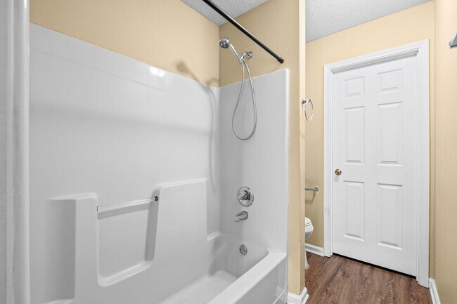 Building Photo - 7782 Shadowland Dr