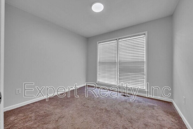 Building Photo - 1064 Caribbean Cir