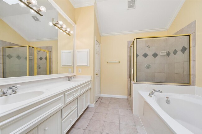 Building Photo - 2915 Jackson St