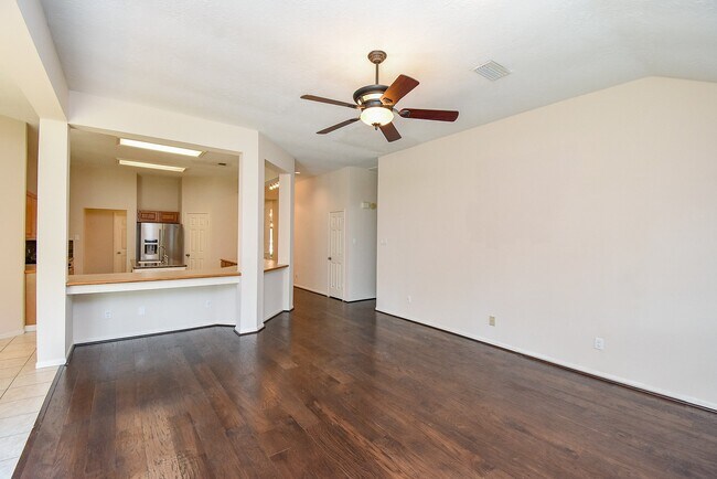 Building Photo - 807 Hyacinth Pl