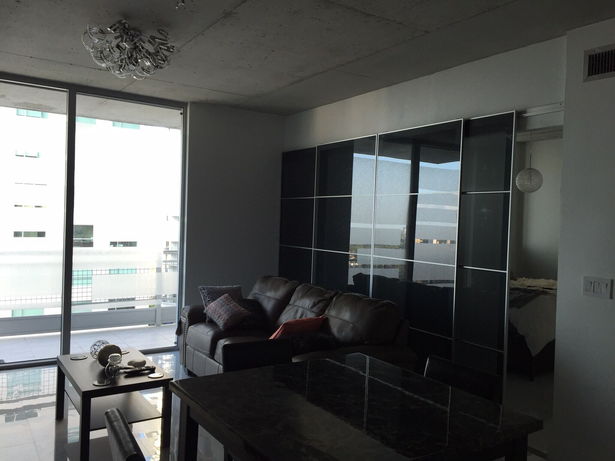 Building Photo - 690 SW 1st Ave