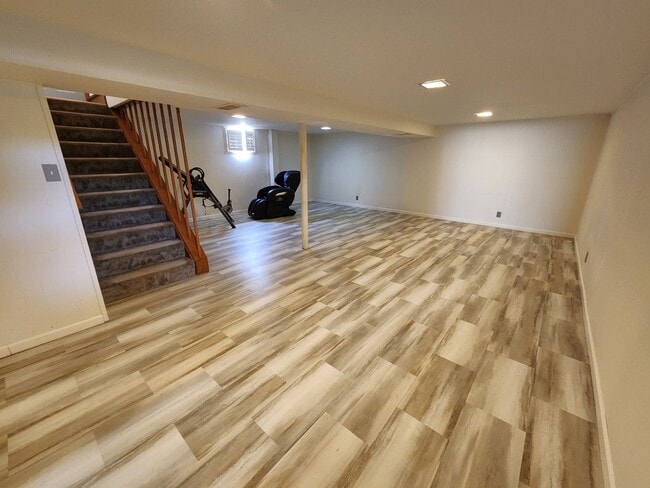 Building Photo - Beaufiful 3 bedroom rancher with attached ...