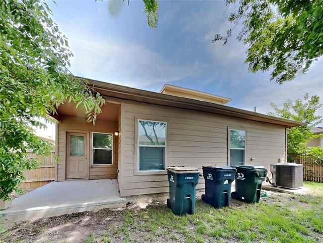 Building Photo - 451 Cibolo Creek Dr