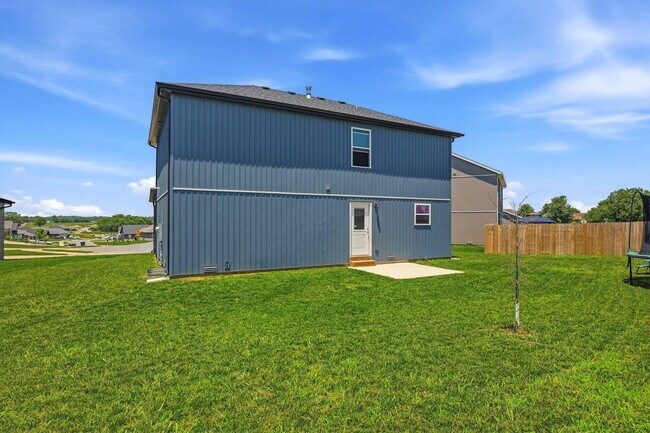 Building Photo - 4 Bedroom | 2.5 Bathroom | 2 Car Garage | Republic MO | Fenced in back yard!