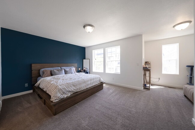 Building Photo - 5659 Coastal Ridge Ln