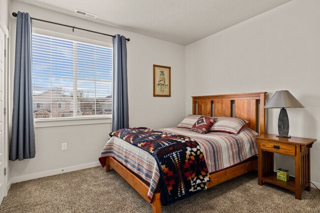 Building Photo - 7485 N Lucy Rose Ln