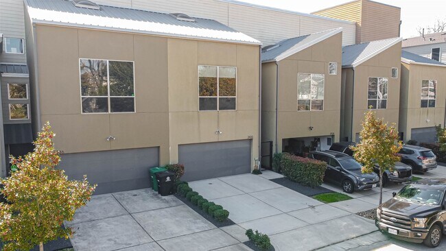Building Photo - 2932 Cline St