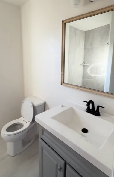 Building Photo - 367 Chaparral St