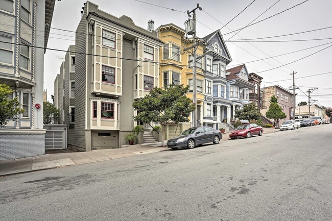 Building Photo - 233 Ashbury St