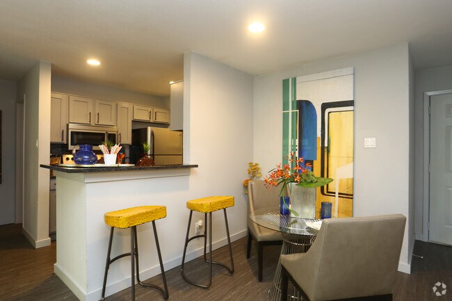 1BR-1BA A3 Designer - Trio