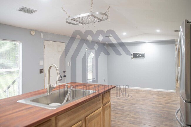 Building Photo - 2684 Bellinger Hill Rd