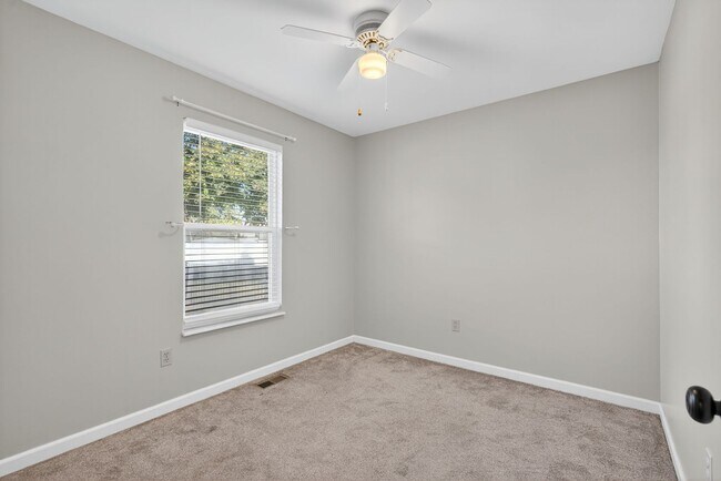 Building Photo - Move-In Ready Gem on a Corner Lot in O’Fal...