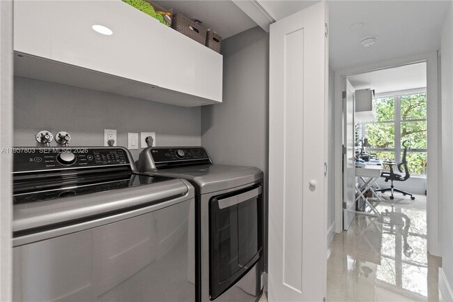 Building Photo - 3600 Mystic Pointe Dr