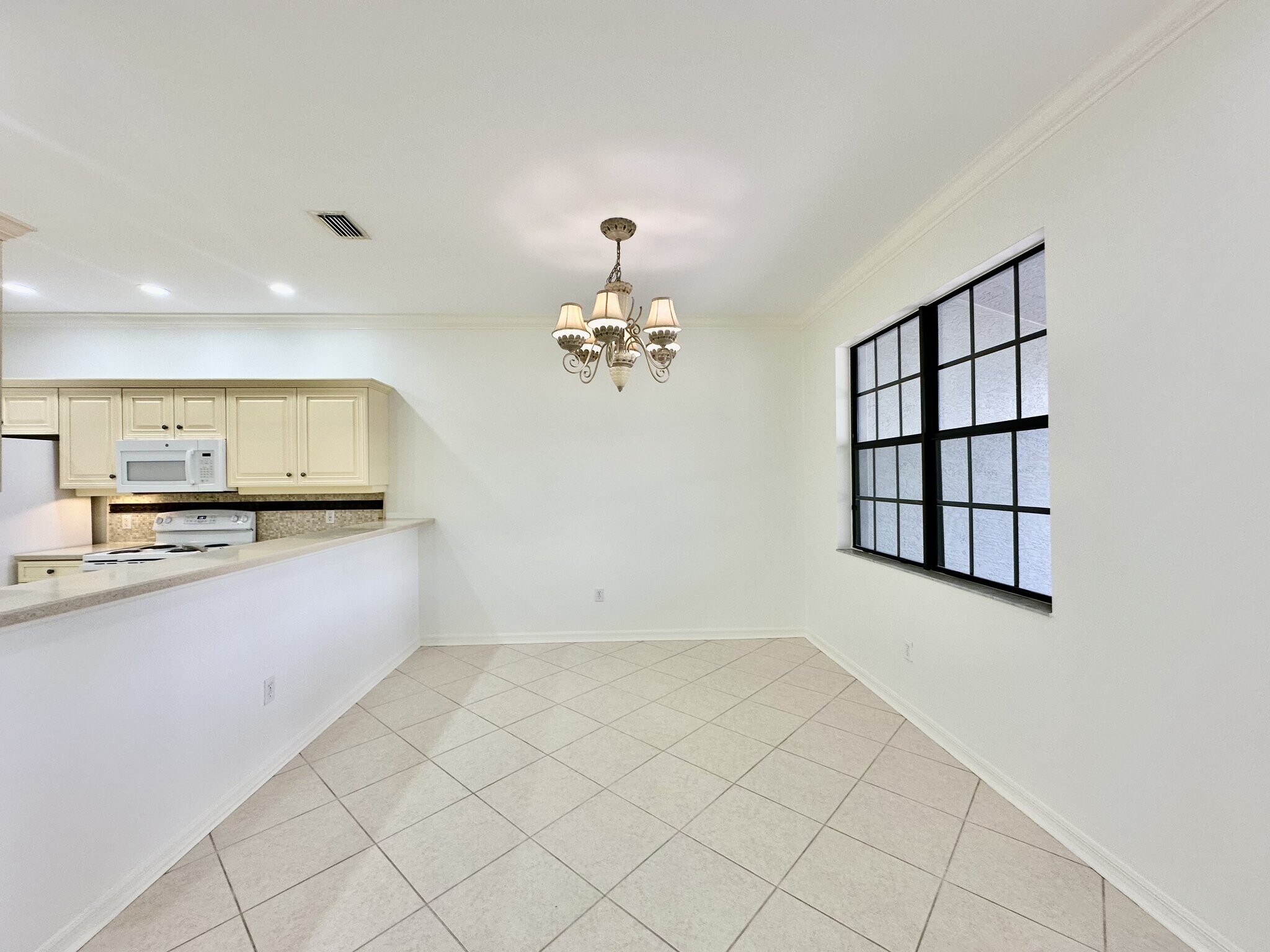 Building Photo - 15031 Summit Pl Cir