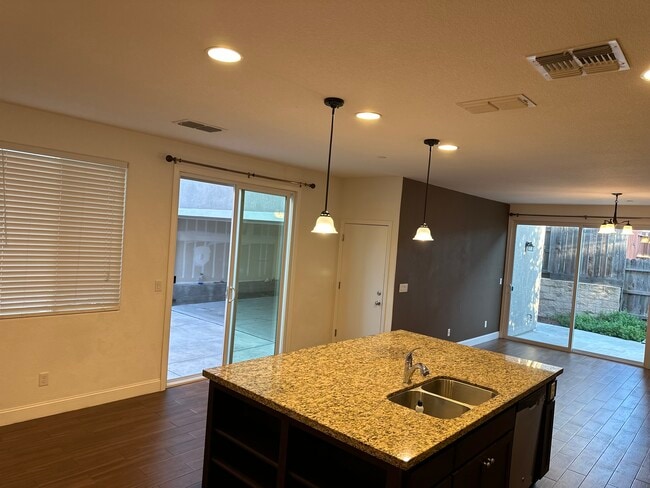 Building Photo - 1704 Brodea Ln