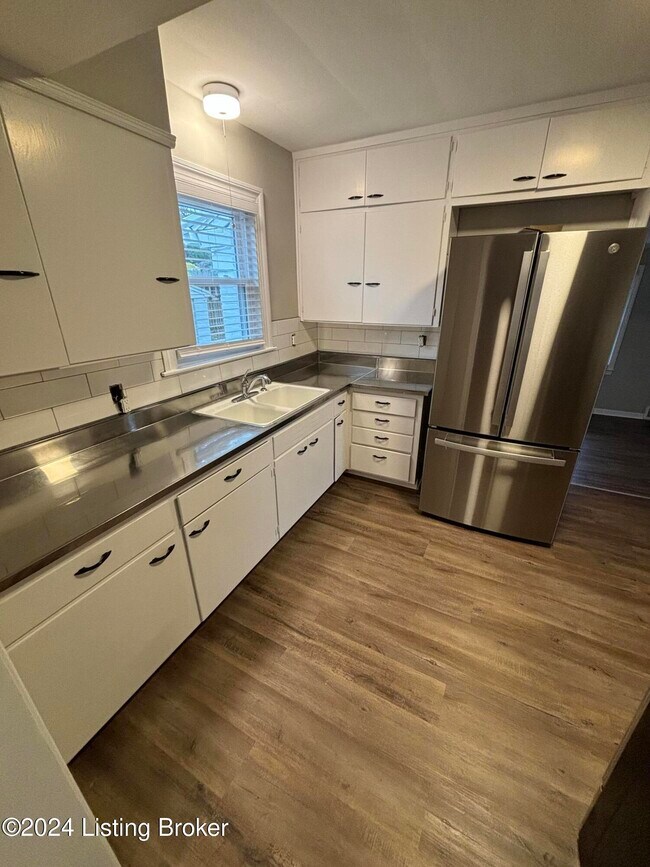 Building Photo - 4187 Westport Rd